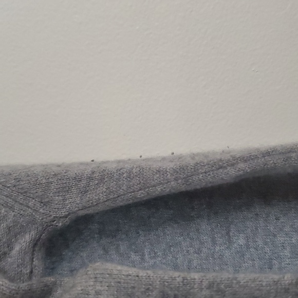 Garnet Hill Cashmere Shirttail Sweater Size Medium Grey Lace Bottom - Picture 10 of 14